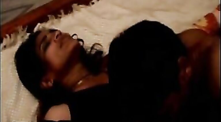 Baroda Aunty In Bed - Movies.