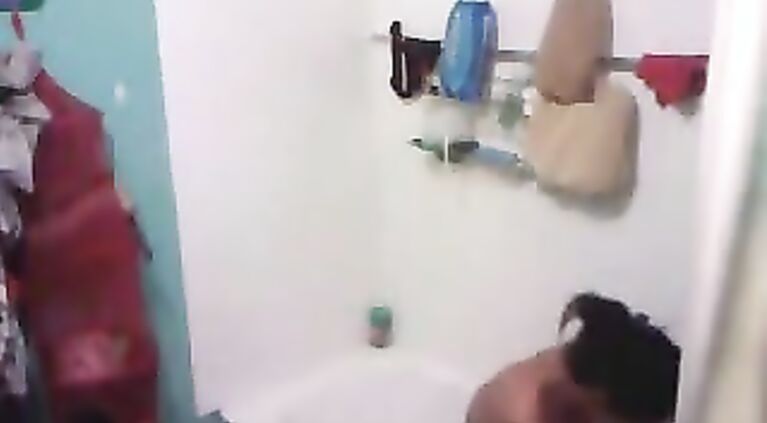 Sexy Kudi In Bathroom - Movies.