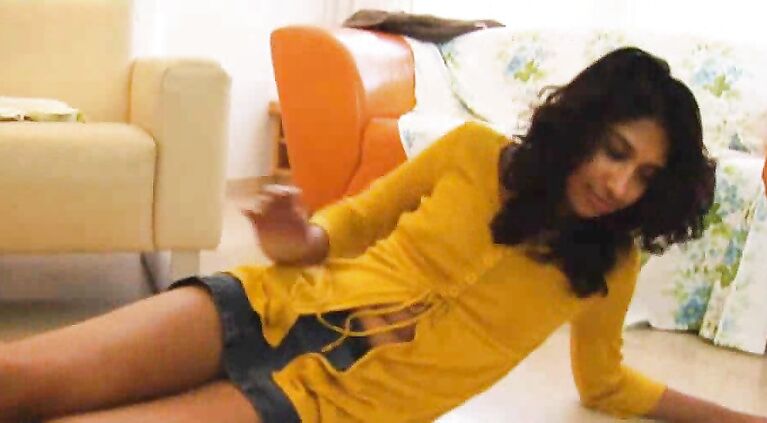 Desi Babe Priya On Fire - Movies.