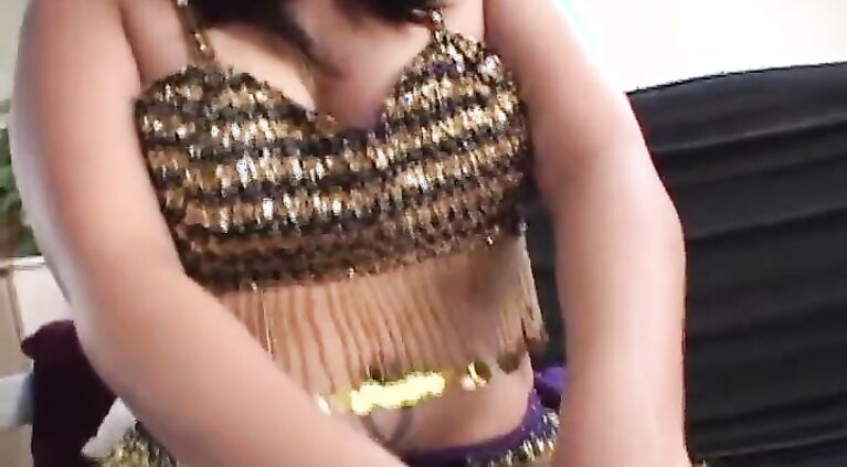 O M G The most gorgeous desi goddess I've EVER seenWOW