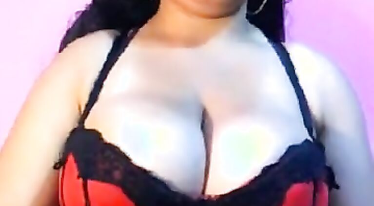 Busty bhabhi showing her melon boobs.