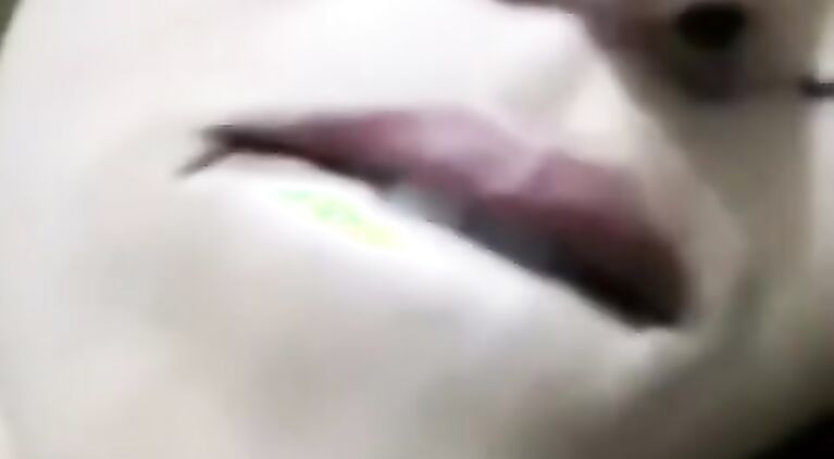 Desi bhabi Nishi Solo Pussy Play.