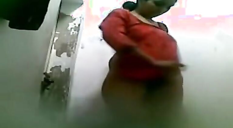 Watching this desi fuck pig take multiple loads was nice