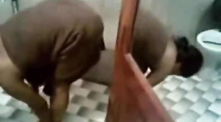 Sheela Ki Jawani enjoyed in Hotel.