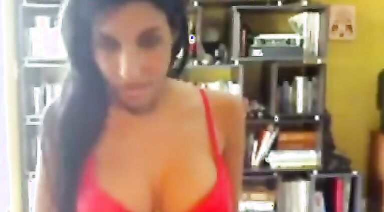 Busty Desi hottie masturbates on webcam.