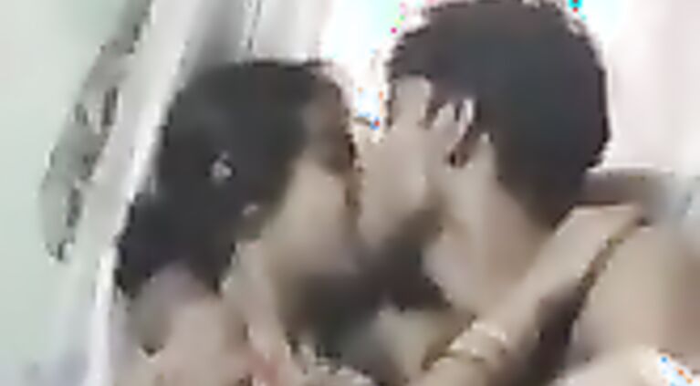 Indian amateurs fucking on the bed.