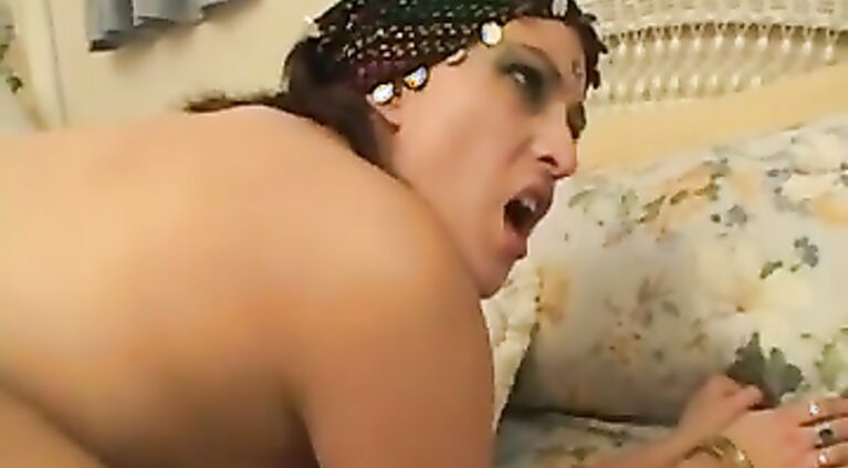 Nice currymilf Would love to have a chance with her myself