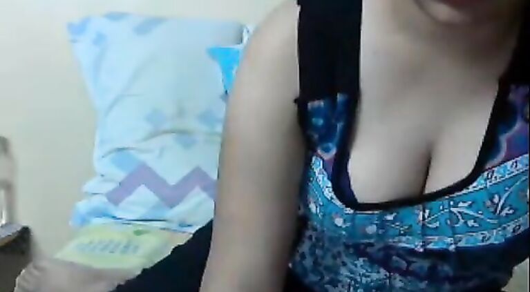 Chubby Indian Ass Show.