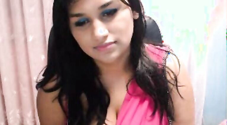 Chubby Roshnie In Pink Saree Strip Naked.