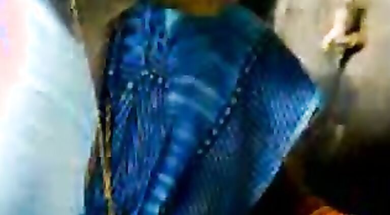 Desi Rina Aunty Boobs Shoot Capture.