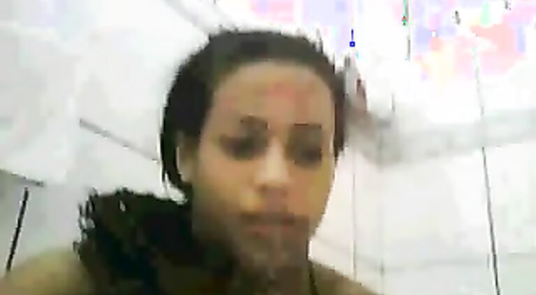 Sexy Babe Doing Cam While In Shower.