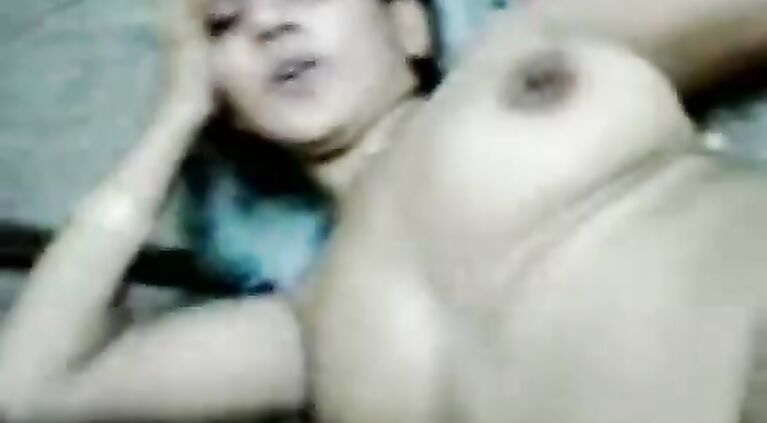 Love the way she slaps that big BBC on her face and cheeks