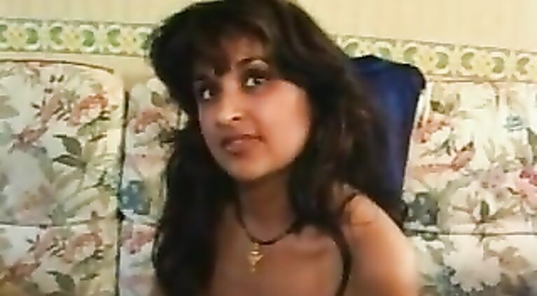 maintaining identity secret and exposing this gorgeous lady