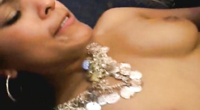 cool vid, the lady has a very sexy smile and a grat hot body