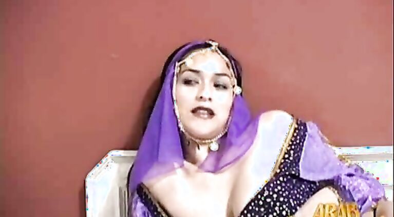 Muhamma Kabul - Pakistani MILF loves Arab cum.