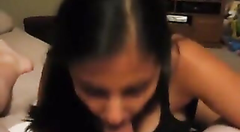 Busty Indian gives lovely blowjob at home