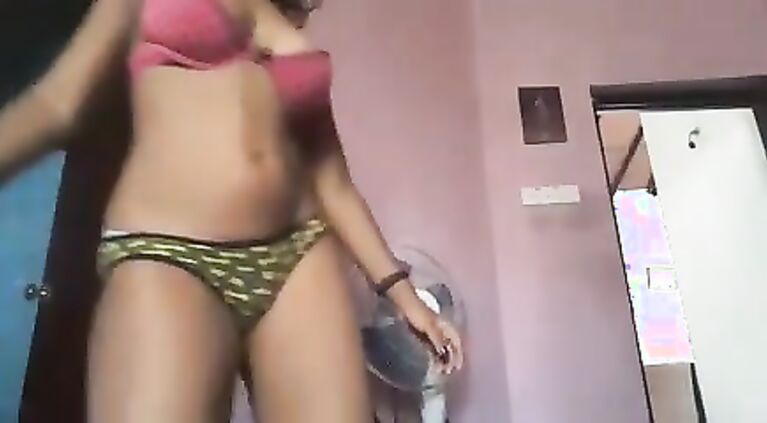 Nayomi de silva dancing