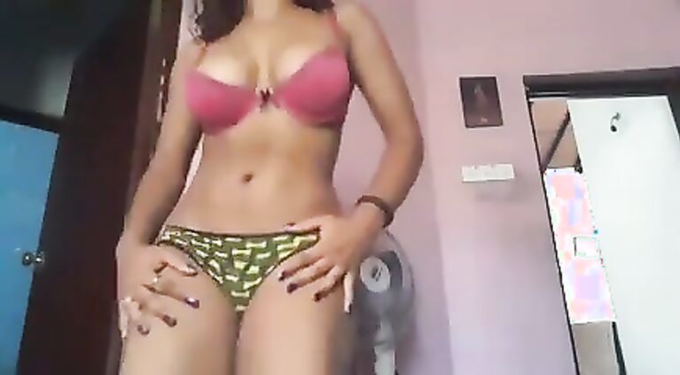 Nayomi de silva dancing