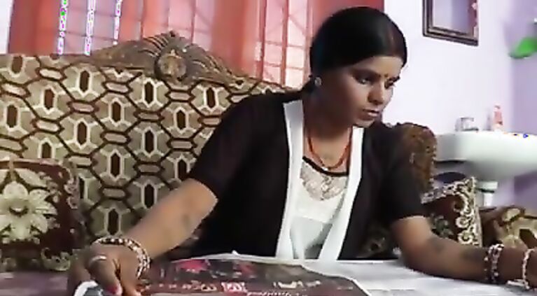 TAMIL HORNY WIFE BATHING WITH DEVAR