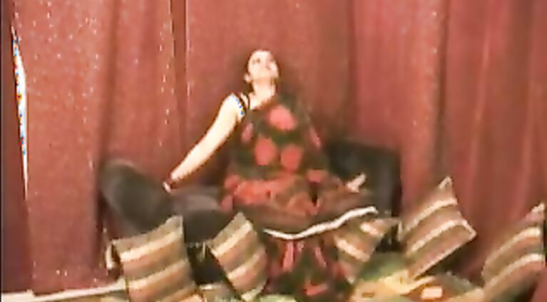 Cute Indian Gorgeous Making Her First Tamil Sex Vid