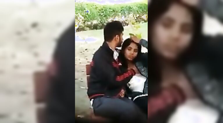 22 Lovers Romance boobs press & Oral