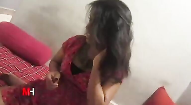 Beautiful Tamil Babysitter In A Photoshoot