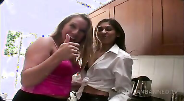 Assplaying white lesbian with skinny Tamil gal