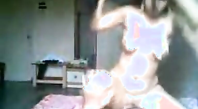 LONGHAIR GIRL GIVING BEAUTIFUL ORAL TO B.F.... MUST WATCH
