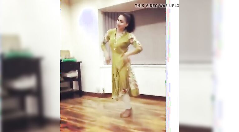 UK Pakistani Uni Girl Dance Non Nude Traditional NON Nude