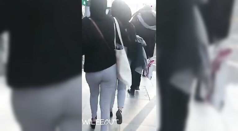 Sexy Hijabi Paki Young Butt Jiggling Candid