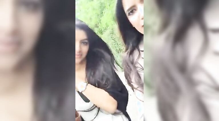 Beautiful Paki Walking & Talking. Periscope Streaming