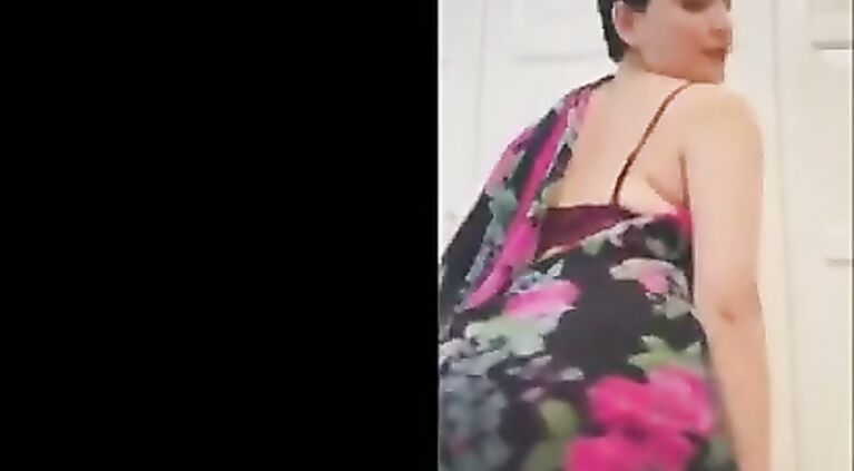 indian Modrn aunt nippls out, more http://linkshrink.net/7qUPdj