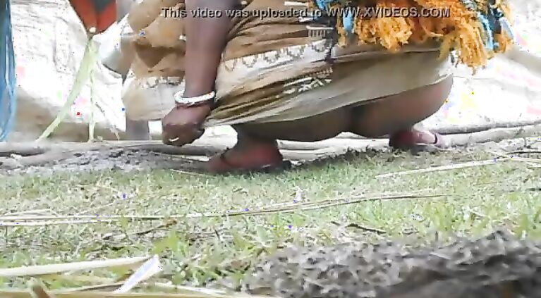 TAMIL BOUDI PISSING