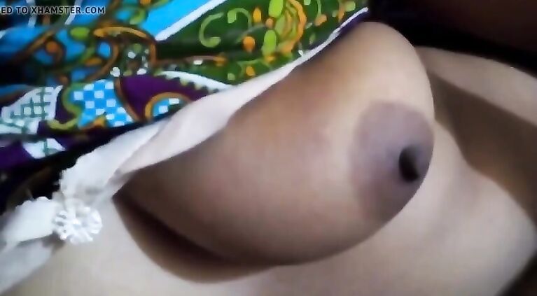 Hydrabad Aunty's huge boobs