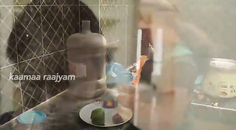 amma ilatha pothu, magan velaikariudan