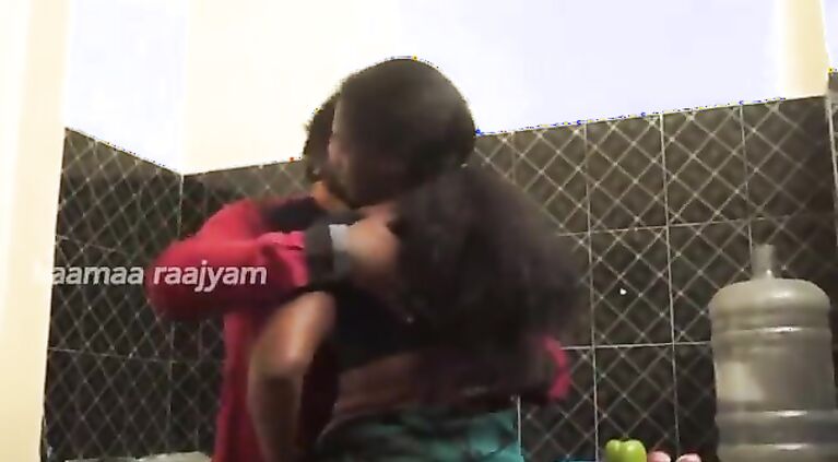 amma ilatha pothu, magan velaikariudan