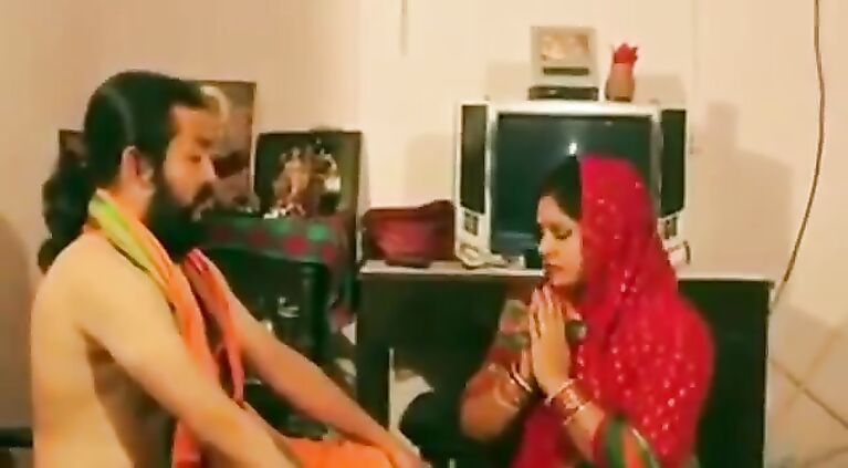 mallu bhabi fucked by hindu monk