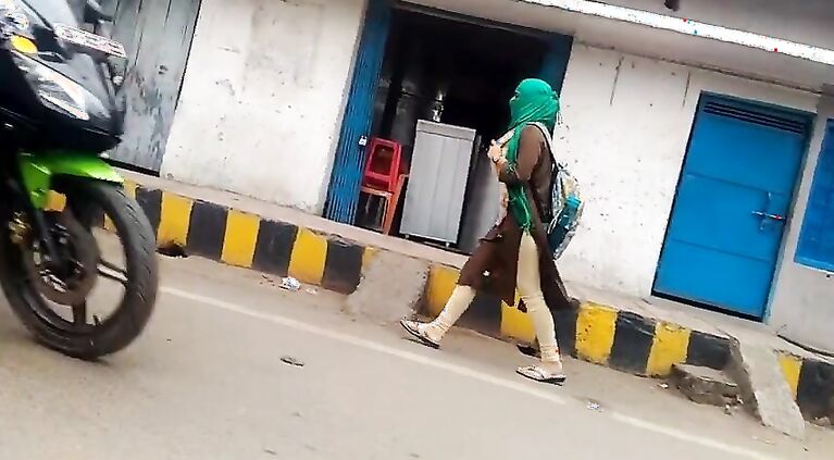 hot legging girl walking...