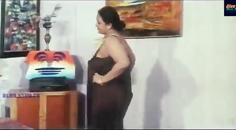 Mallu Actress Shakeela Romancing with Husband in Morning Time