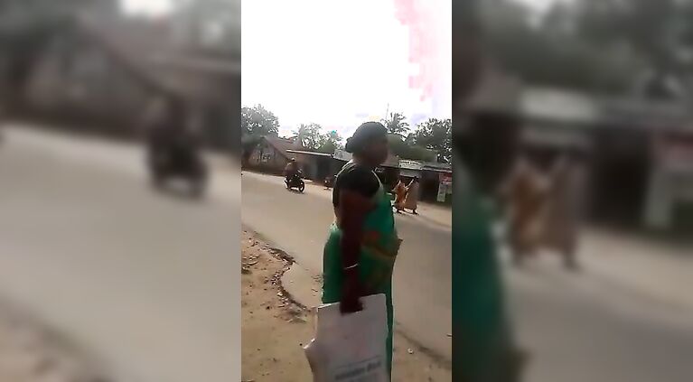 SATIN SILK SAREE AUNTY video3porn3