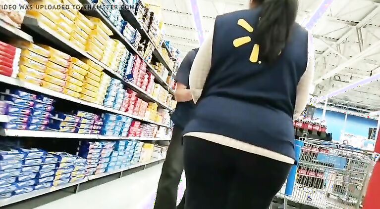 Huge butt Tamil Walmart employee