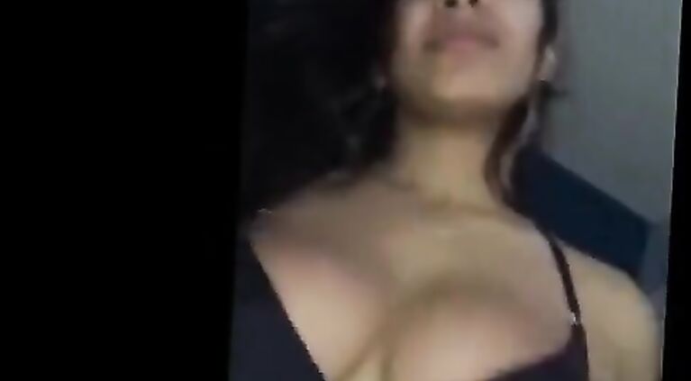 Teen Beautiful Indian NRI Strip Dances For Boyfriend