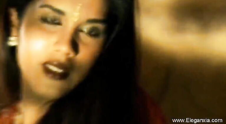 Seductive Desi Beauty Dancing