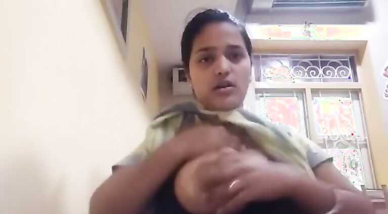 Kerala girl show her naked body to his lover
