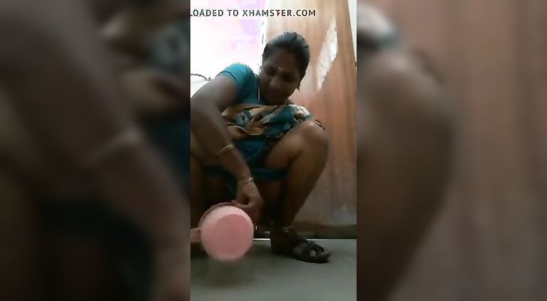 Tamil Aunty Sexy Pissing