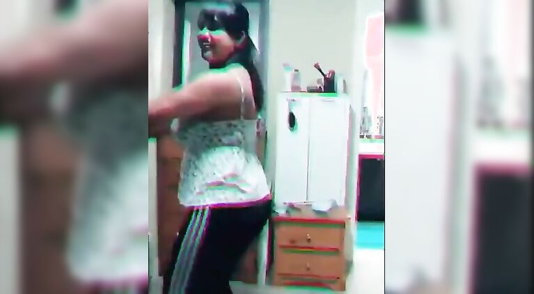 South tamil Girls Cute Cleavage Musically Ever!