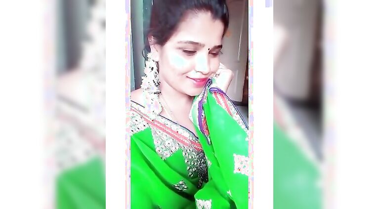 South tamil Girls Cute Cleavage Musically Ever!