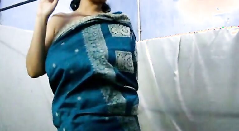 Huge Breasted Desi WIFE Savita Bhabhi