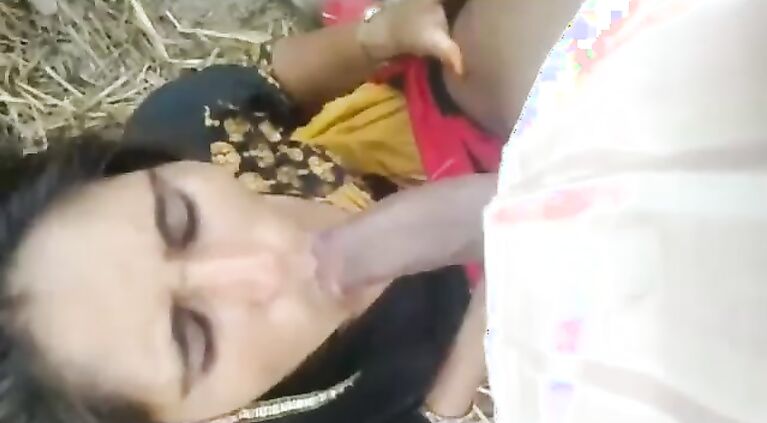 fucking neighbour bhabhi in the open field