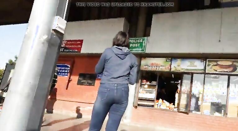 Punjabi Girl In Tight Jeans ( Super-Sexy )